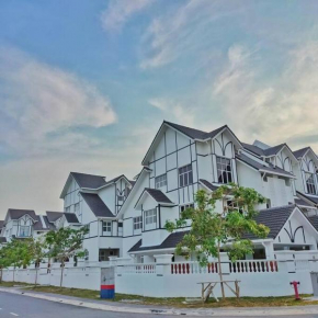 3 Storey Swimming Pool&Projector House Setia Alam
